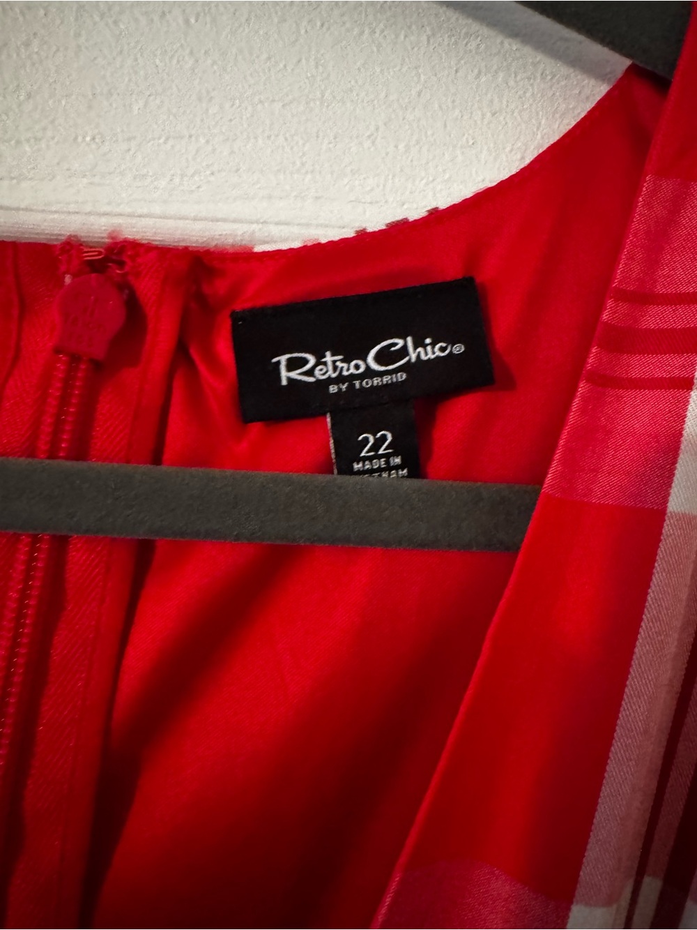 Torrid retro chic Red Plaid V-Neck Women’s Dress with petticoat size 22 NWOT - Picture 2 of 7